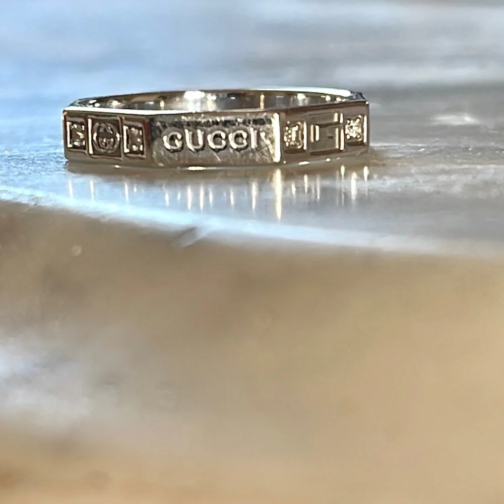 18k GUCCI Diamond Ring - Picture 7 of 15